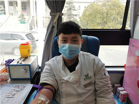 人民警察一心為民，捋袖捐血鐵血柔情——安康市公安局積極開展冬季獻(xiàn)血活動