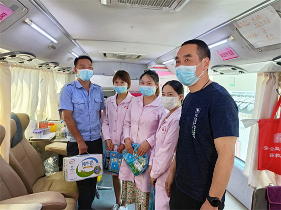 戰(zhàn)高溫 斗酷暑 守崗位 保供應 ——安康市中心血站開展夏季慰問活動