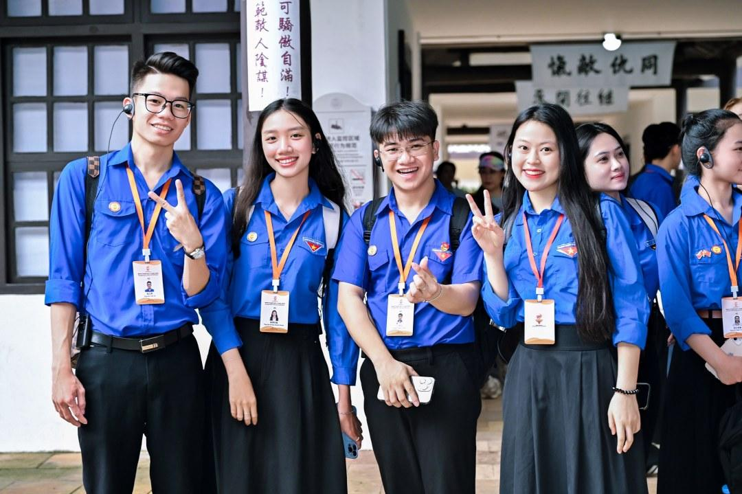 200名來(lái)自越南胡志明共青團(tuán)中央的青少年代表齊聚廣州開(kāi)啟“紅色研學(xué)之旅”。